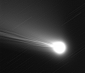 Neowise C/2020 F3 | 24 juillet 2020 | Somme de 60 images de 10s
Télescope de 82 cm de diamètre et de 3.1 m de focale
Caméra CCD Moravian G4 4096x4096 | Photos et traitement d’image : Patrick Martinez Image champ moyen de Néowise