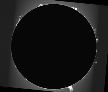 Le Soleil et ses protubérances Le Soleil avec les protubérances